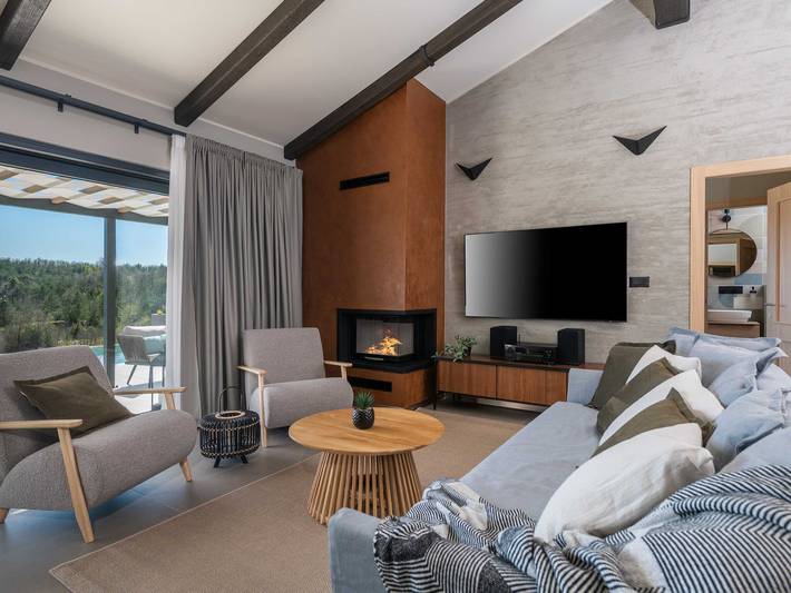 Ferienhaus für 6 Personen, mit Terrasse und Whirlpool sowie Pool und Sauna, kinderfreundlich in Buzet