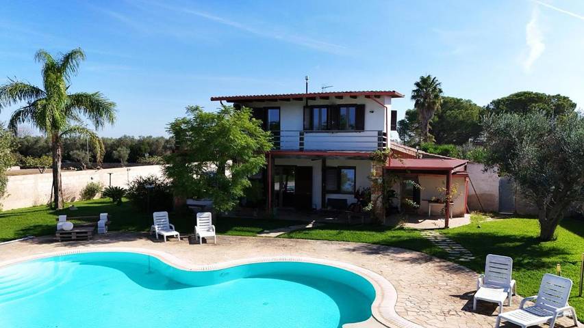 Casa vacanza per 3 persone, con Balcone e Giardino nonché Piscina a Soleto