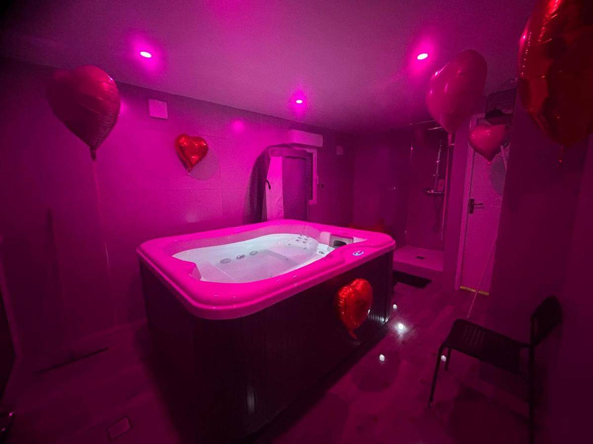 Jacuzzi privé arrivée autonome in Conflans-Sainte-Honorine, Yvelines