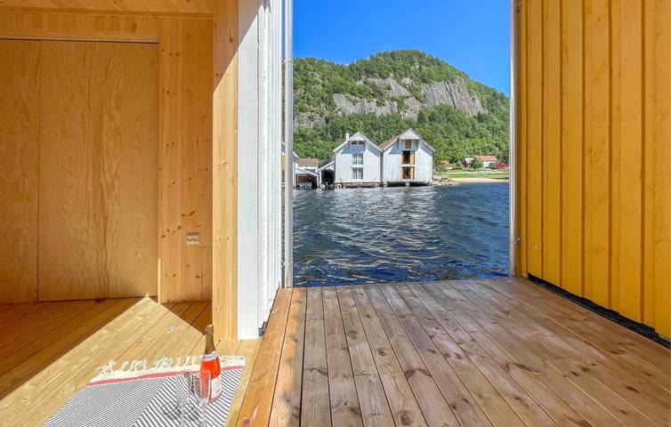 Ferienhaus für 6 Personen mit Garten in Kvinesdal