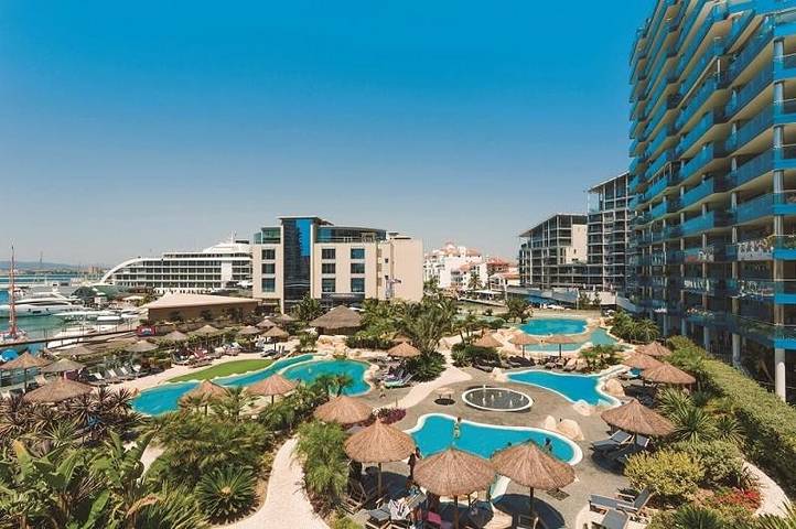 Ferienwohnung für 4 Personen, mit Pool und Terrasse sowie Ausblick in Gibraltar