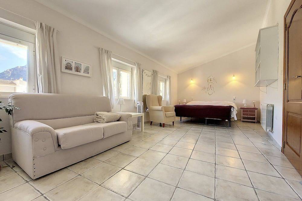 Casa Rural en Vall de Gallinera para retiros o descanso familiar o con amigos in Benirrama, Vall de Gallinera