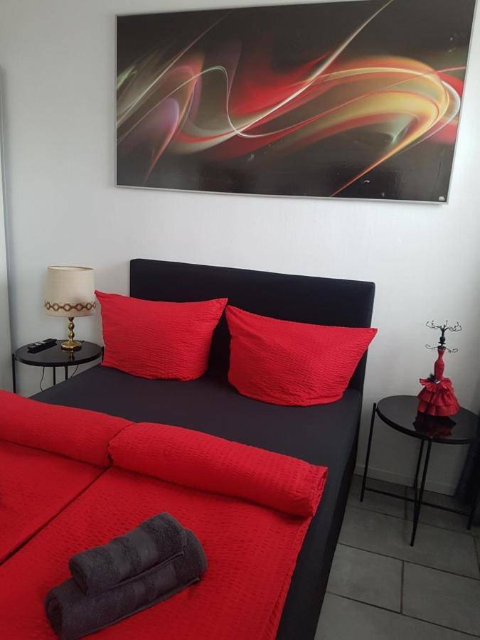 Ferienwohnung für 4 Personen, mit Terrasse und Garten sowie Sauna und Ausblick in Hannover Messe