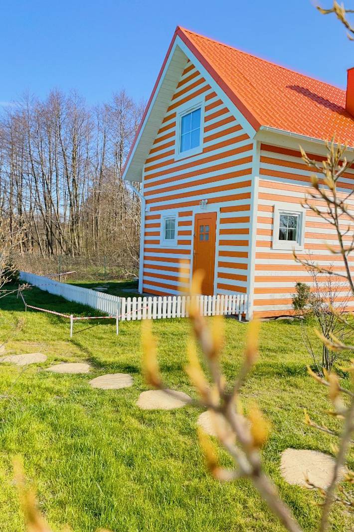 Ferienhaus für 6 Personen, mit Terrasse und Garten in Kopalino