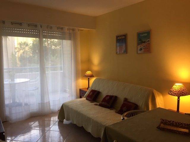 Appartement entier, Très beau 2 pièces standing, calme, proche mer et centre-ville in Menton, Région de Nice