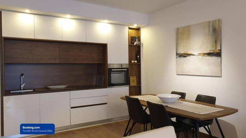 Ferienwohnung für 2 Personen, mit Balkon in Kosovo