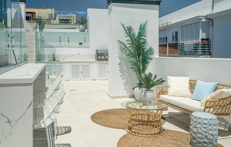 Ganze Wohnung, Ferienwohnung für 4 Personen mit Garten in Playa de la Rada, Estepona
