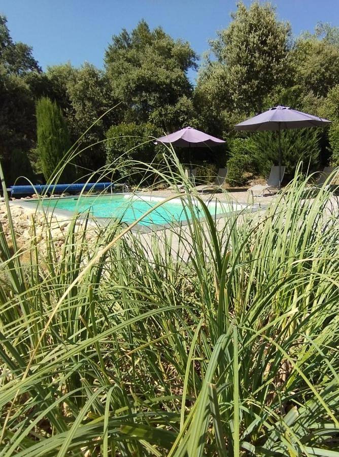 Appartement de vacances pour 2 personnes, avec piscine ainsi que vue et jardin