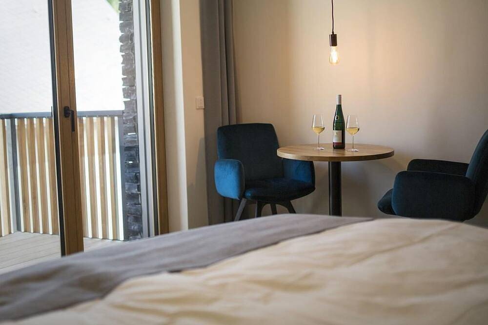 \"Kirchlay\" comfort room - Riesling district Mosel Wein Hotel in Kröv, Bernkastel-Kues region