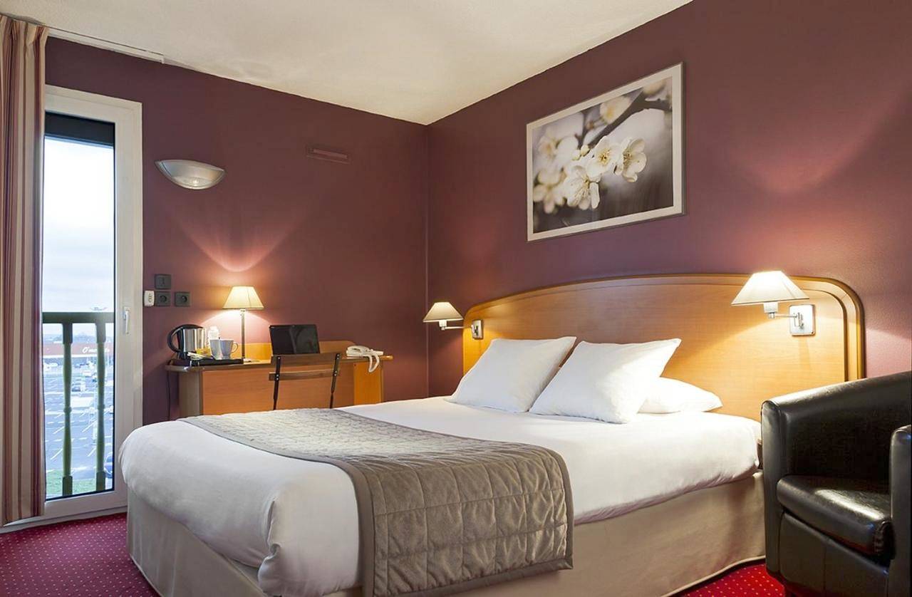 Sky Hotel Goussainville Charles de Gaulle in Goussainville, Val-d'Oise