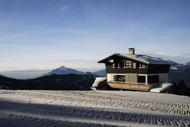 Ganze Wohnung, Appartement 'Chalet D' Egloo 10–12 Pers.' mit Bergblick, Gemeinschaftsgarten & Wlan in Samoëns, Region Bonneville