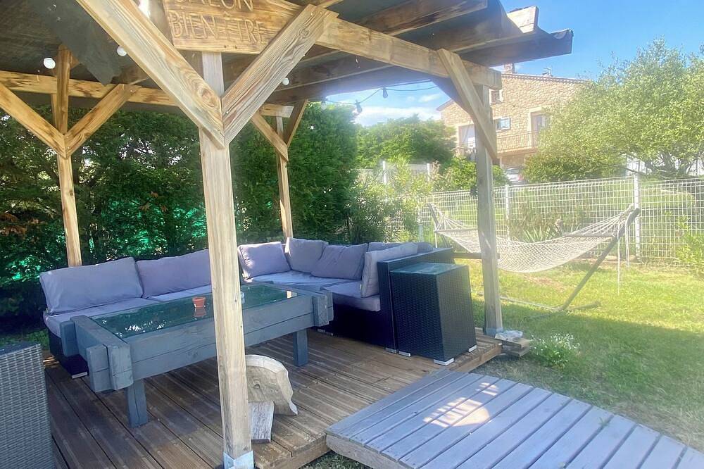 Chambre d'hôtes 2p, gestion libre, piscine partagée in Alba-la-Romaine, Privas