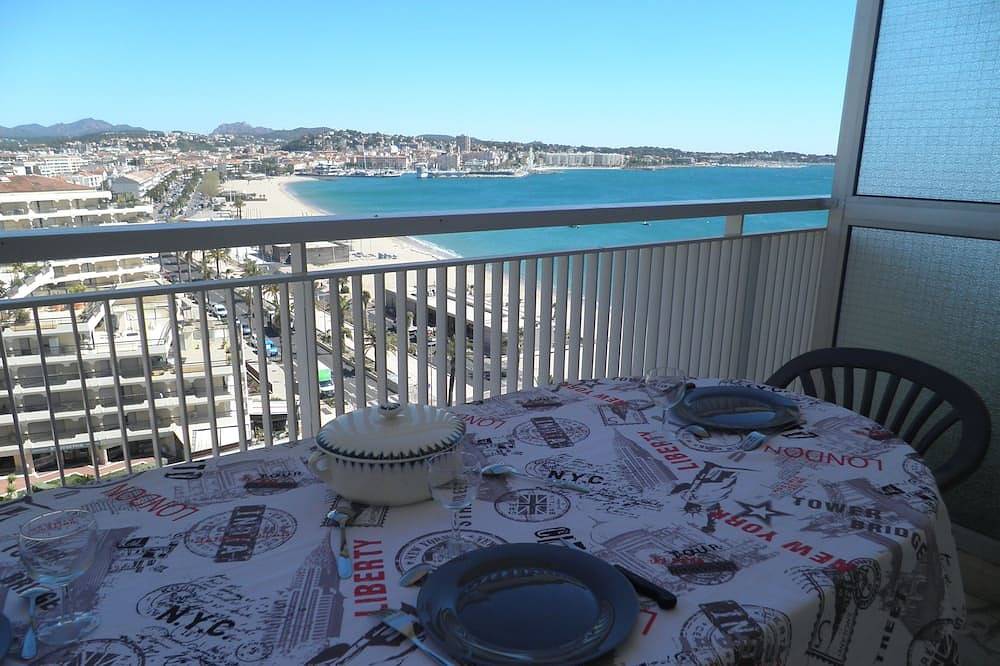 Appartement entier, F2 Front De Mer avec Wifi et Garage in Fréjus Plage, Fréjus