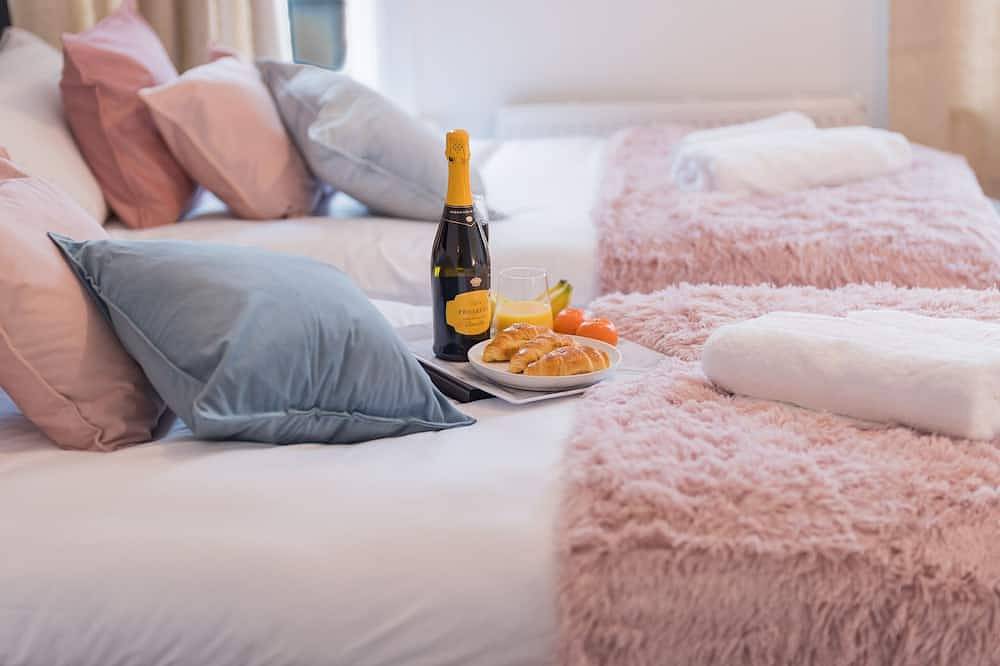 Entire home in Staffordshire in Stafford, Staffordshire