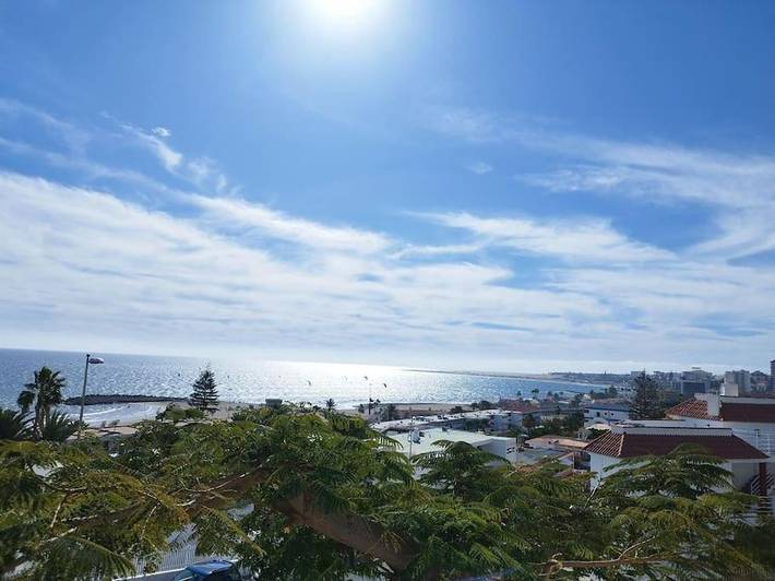 Apartamento para 3 personas, con terraza además de vistas y piscina en Playa de las Burras