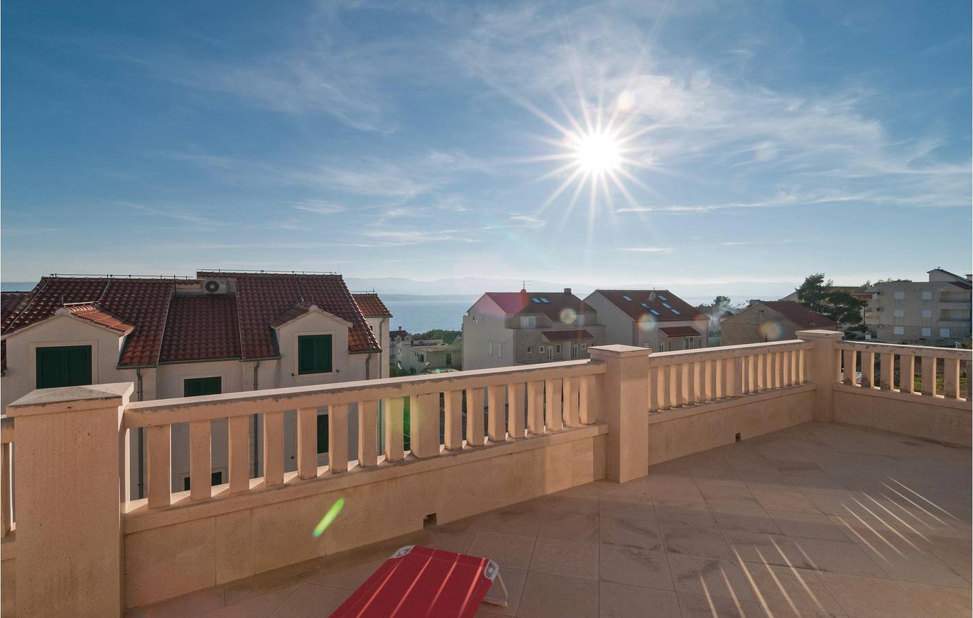 Ganze Ferienwohnung, Modernes Apartment, 1 km vom Strand entfernt, mit WLAN, Klimaanlage, Parkplatz und Terrasse in Bol, Brac