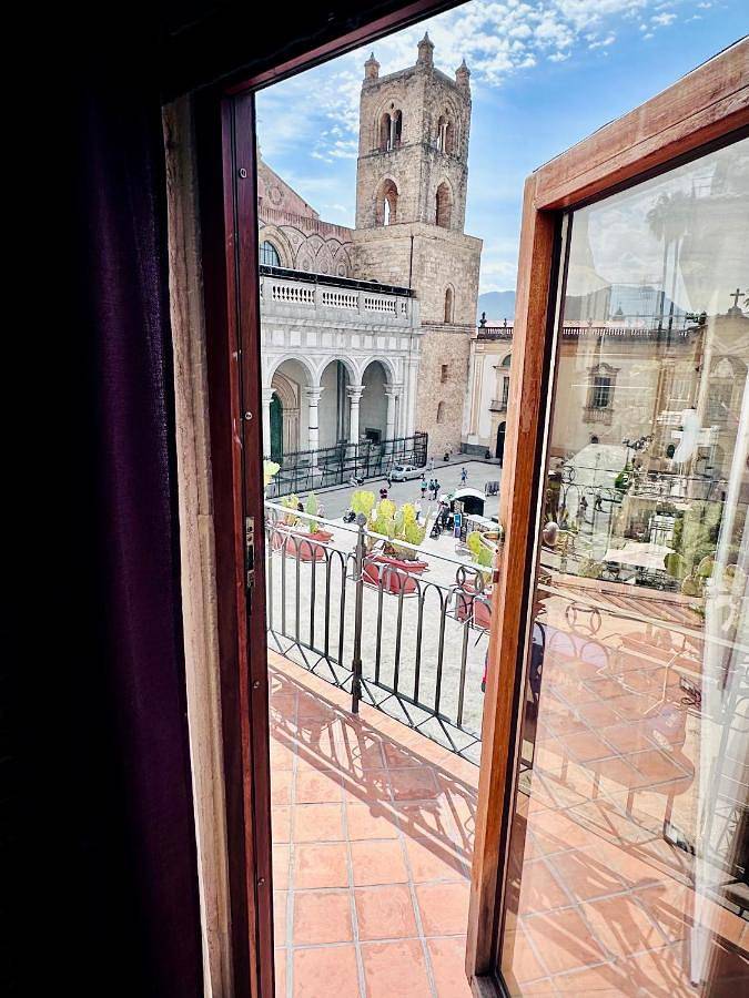 Domus Privé - Elegant Rooms with Duomo View in Monreale, Provincia di Palermo