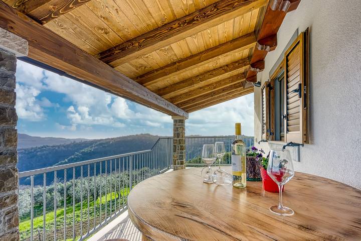 Ferienwohnung für 4 Personen, mit Balkon und Terrasse in Koper