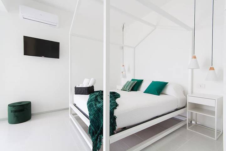 White Luxury Villa by LeDhome in Partinico, Provincia di Palermo