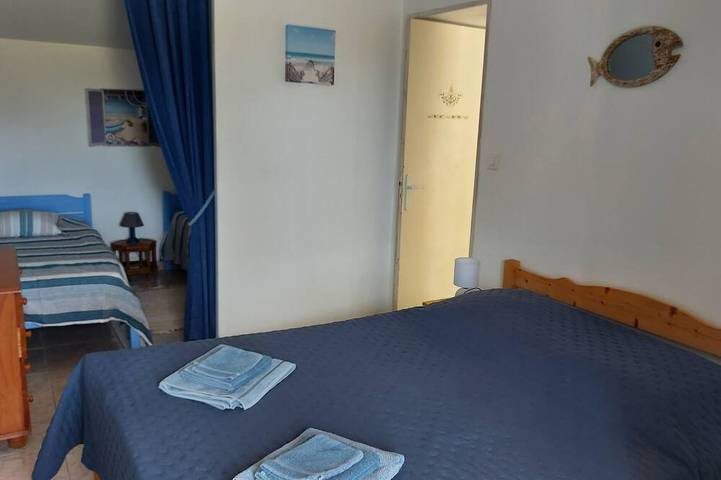 Gîte pour 4 personnes, avec terrasse et jardin à Saint-Just-Luzac - 2