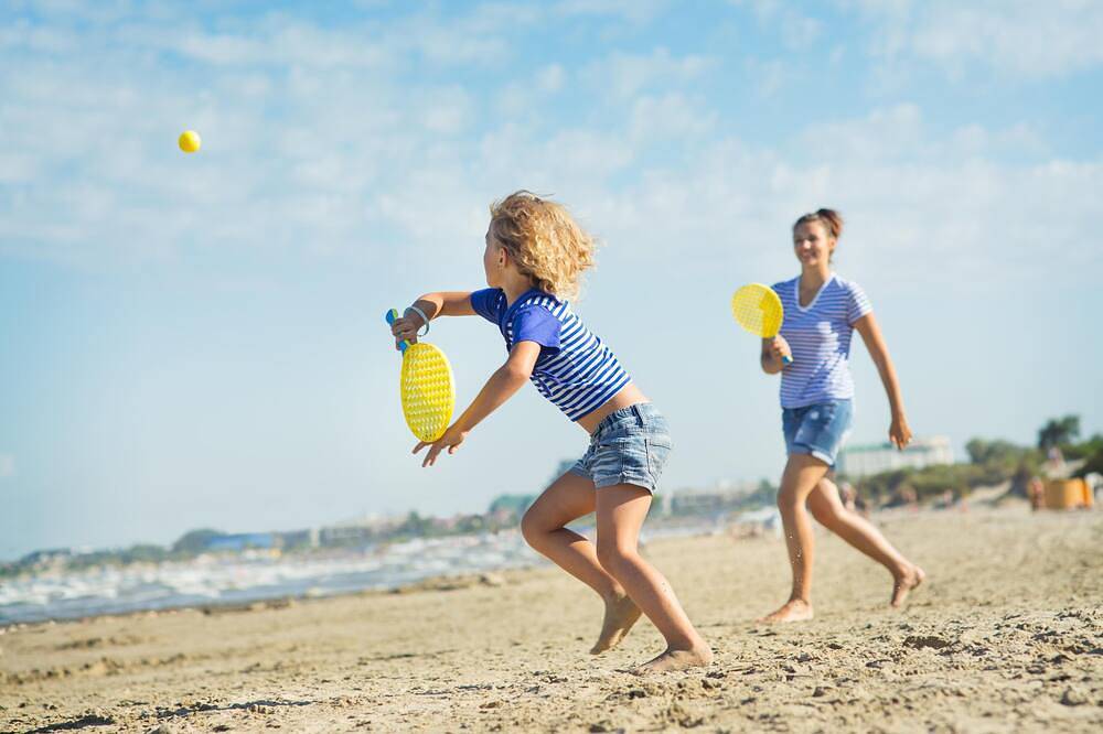 Beautiful chalet with free Wifi nearby Hemsby beach in Norfolk ref 59096S in Hemsby, Great Yarmouth
