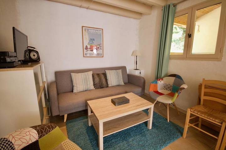 Maison d’hôte pour 3 personnes, avec vue ainsi que jardin et piscine à Sarlat-la-Canéda - 4