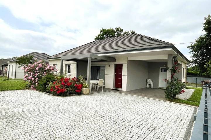 Location de vacances pour 4 personnes, avec jardin dans Sendets