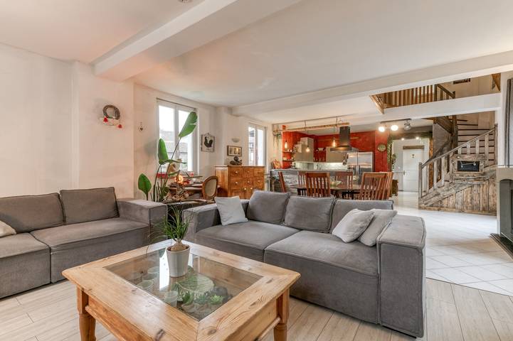 Location de vacances pour 8 personnes, avec Jacuzzi ainsi que Jardin et Sauna à Pinsot