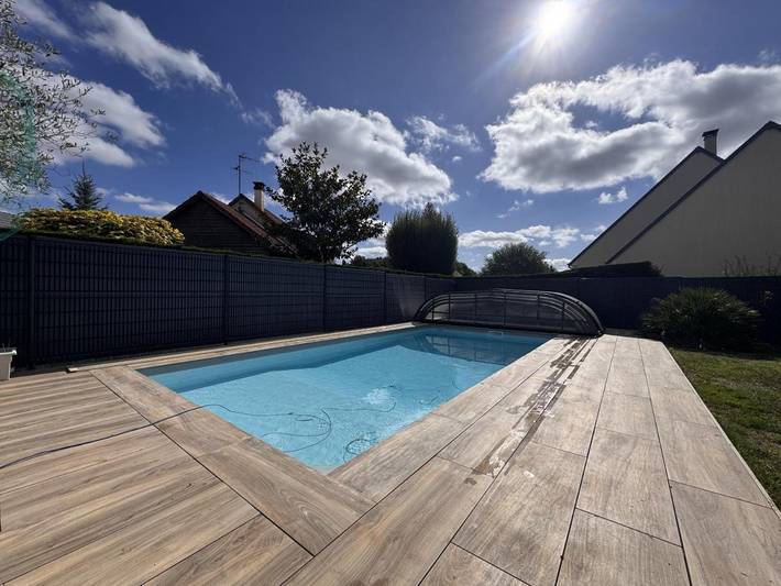 Location de vacances pour 8 personnes, avec jardin ainsi que piscine et terrasse à Moncé-en-Belin - 4