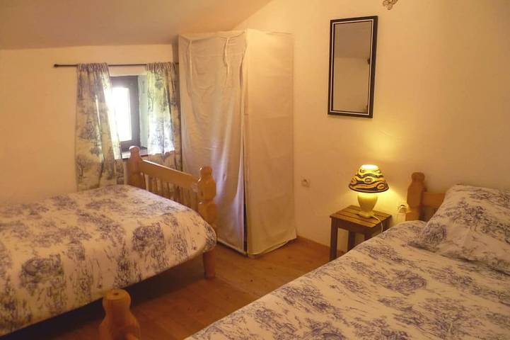 Gîte pour 5 personnes, avec jardin ainsi que piscine et terrasse à Vernoux-en-Gâtine - 3