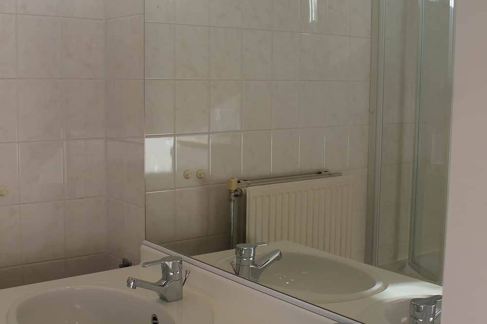 Am Stadtrand von Amsterdam liegt unser gemuetliches Haus.\ngratis parken. in Diemen, Holländische Küste