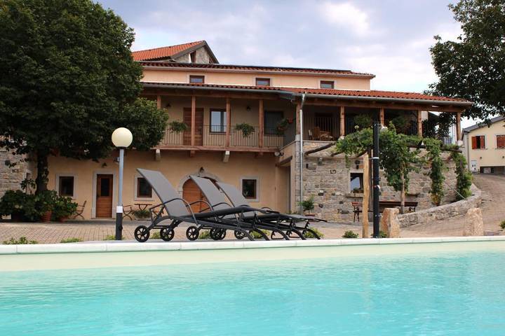 Maison d’hôte pour 2 personnes, avec piscine ainsi que vue et terrasse