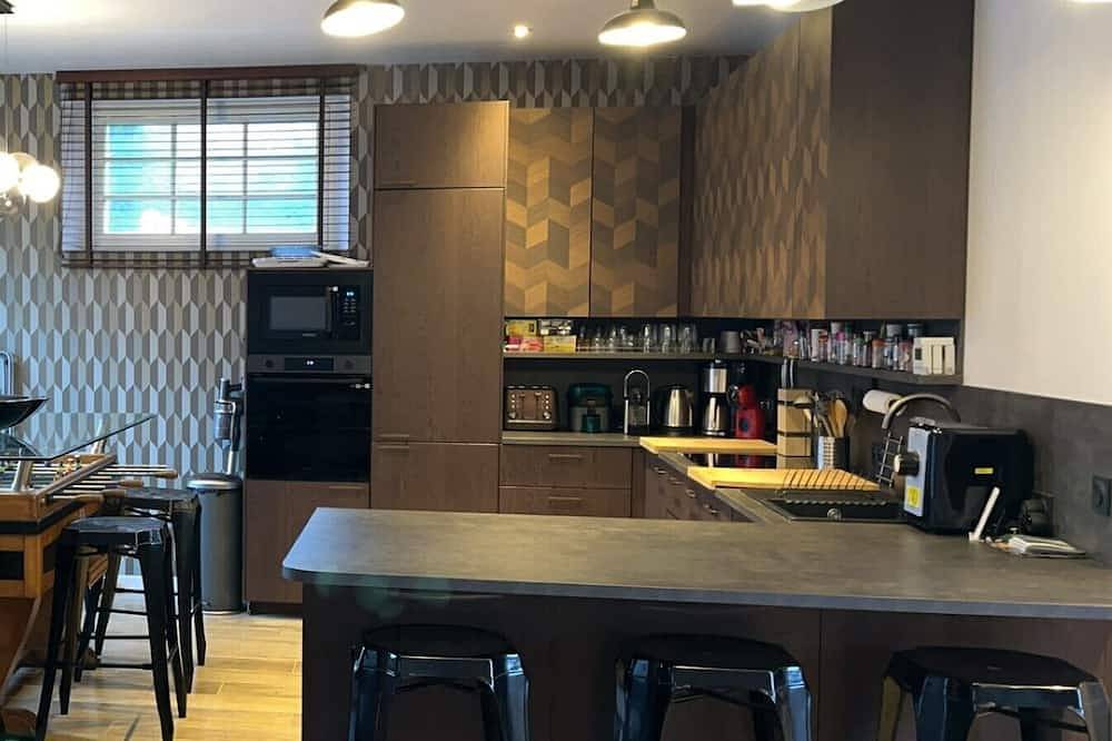 Appartement entier, Appartement Racine (Appart. 1) sur jardin avec cheminée in Villers-Cotterêts, Aisne