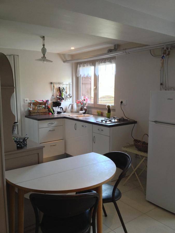 Gîte pour 2 personnes, avec Terrasse ainsi que Jardin et Vue à Bellerive-sur-Allier - 3