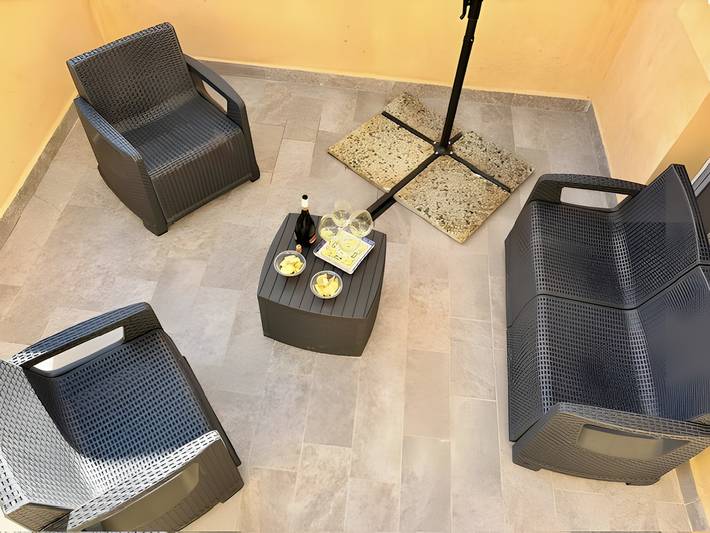 Casa vacanza per 4 persone, con balcone sull' Isola delle Femmine