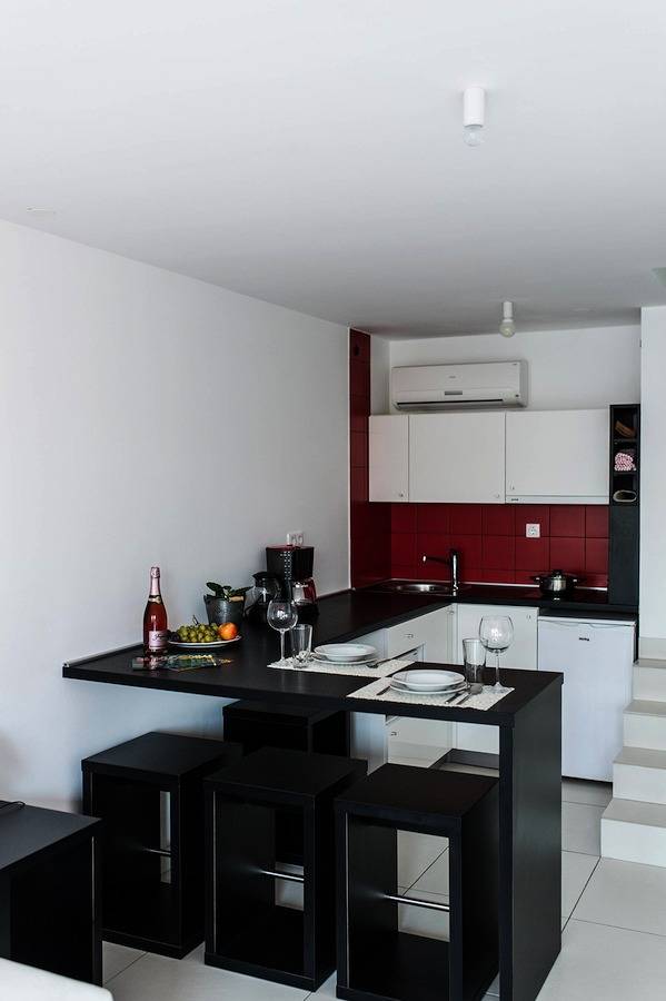 Studio für 2 Personen, mit Garten und Balkon in Pakostane - 4