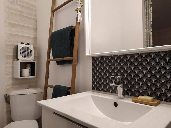 Gîte pour 2 personnes, avec vue ainsi que jardin et terrasse dans Tuffalun - 3