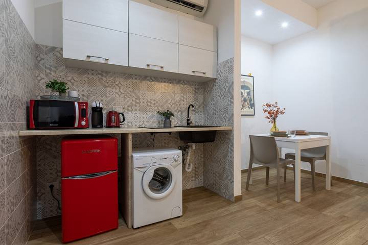 Entire apartment, Sardinia Re - Arcivescovado 9 - Room 1 in Sassari, Sassari Province