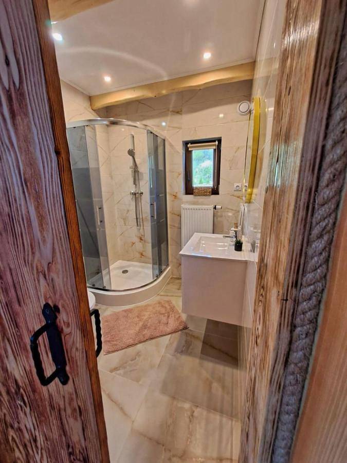Two-Bedroom House in Bieszczady