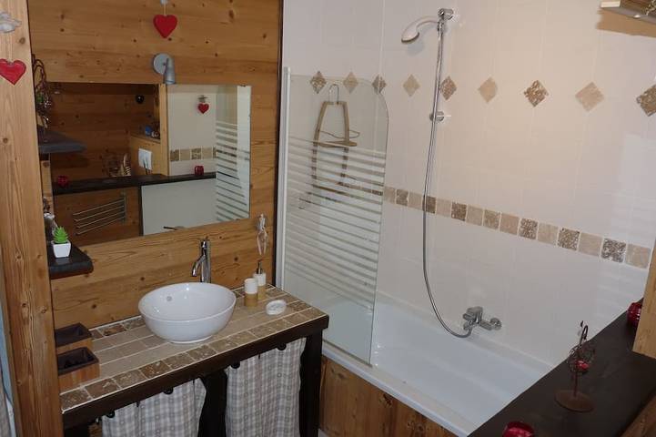 Gîte pour 4 personnes dans Office De Tourisme De Combloux - 4