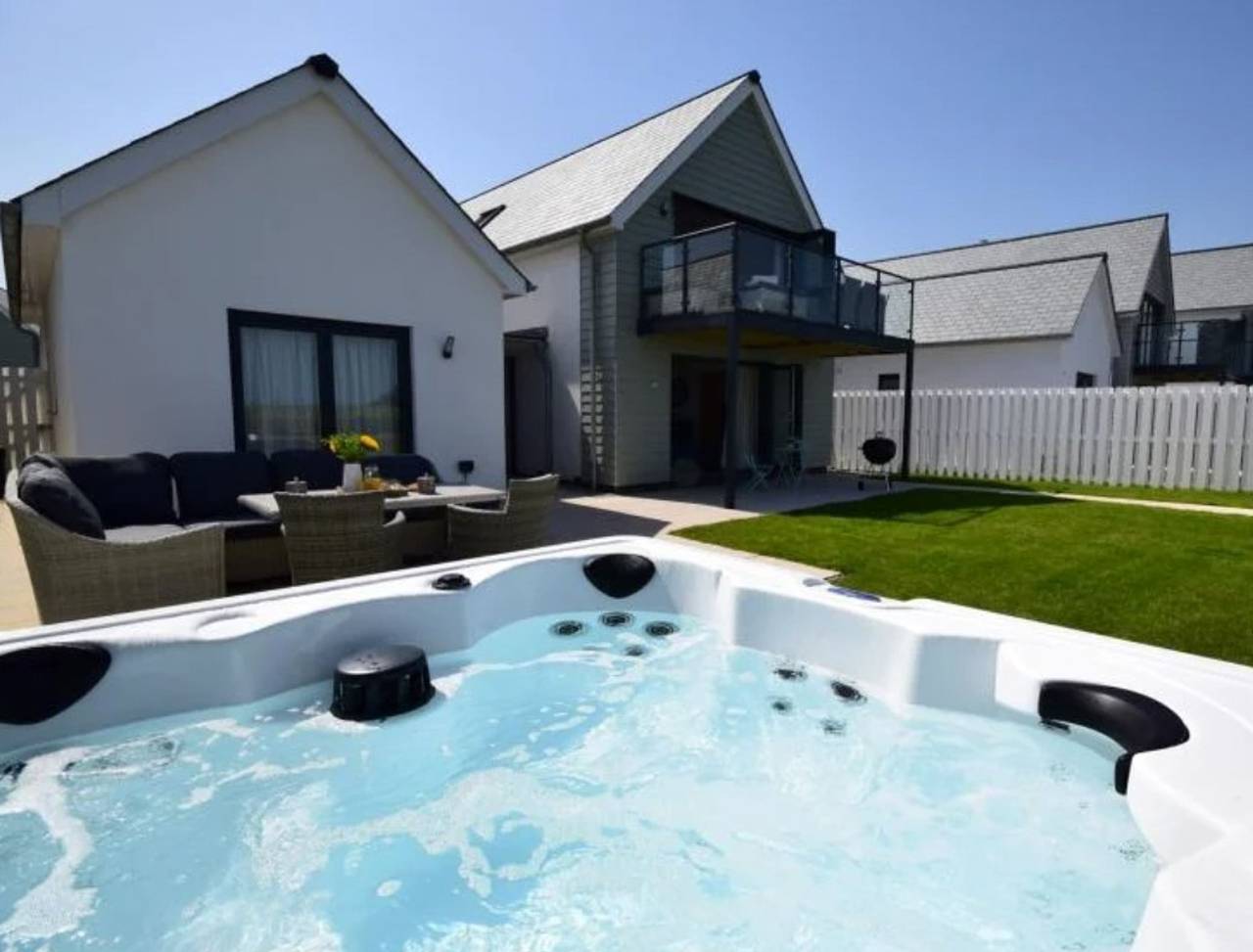 Attractive pet friendly beach house in Westward Ho in Devon