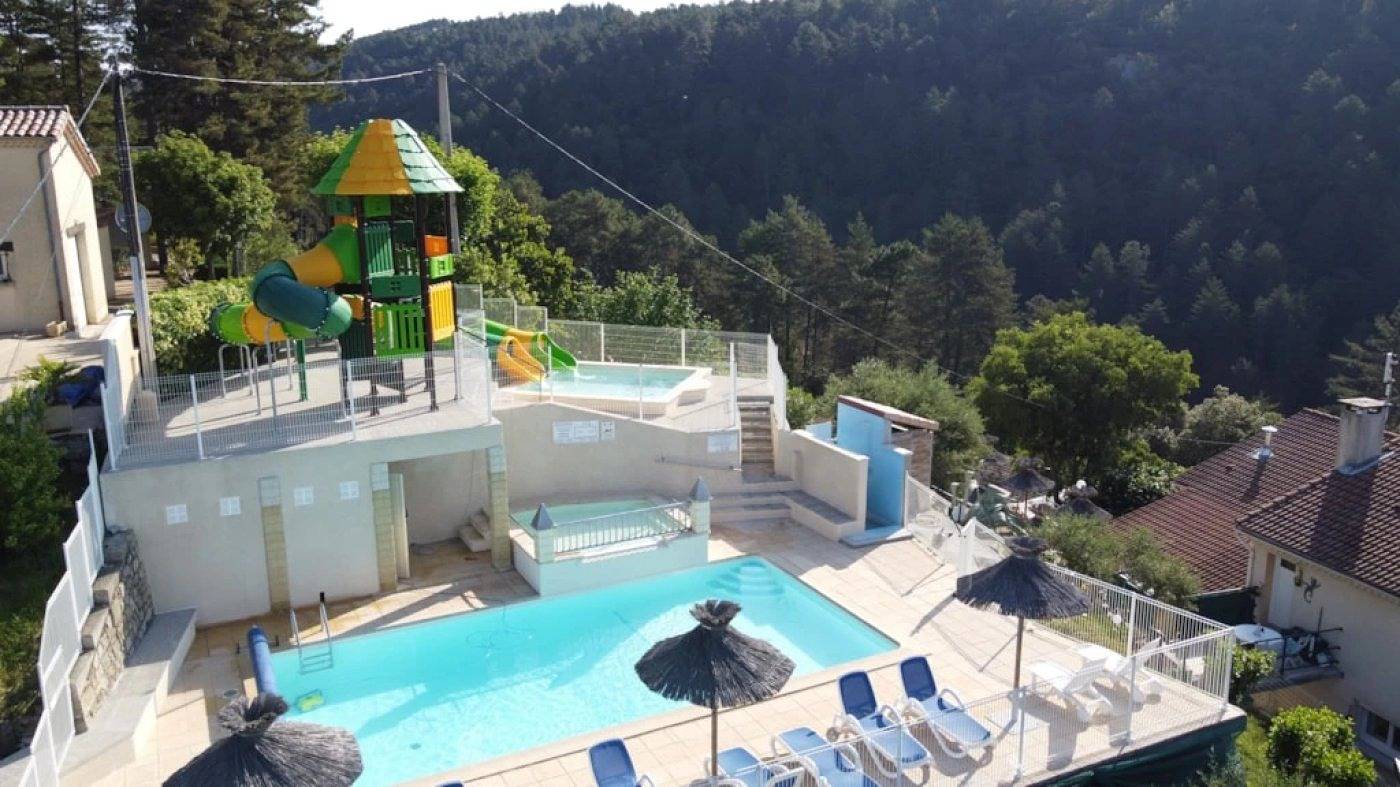 Zecamping 4* piscine chauffée toboggans animaux acceptés locatif 20m2 in Ucel, Parc naturel régional des Monts d'Ardèche
