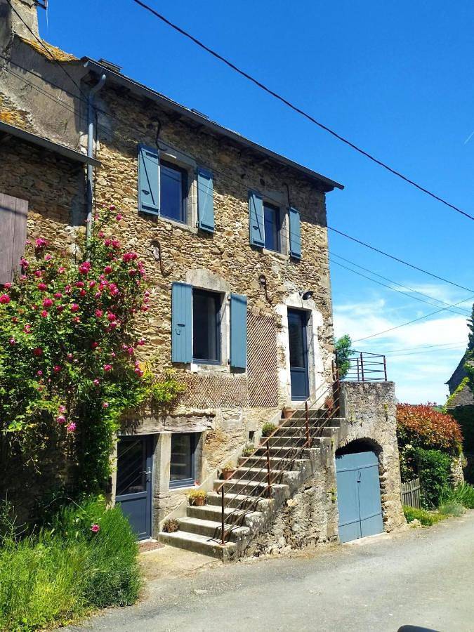 Three-Bedroom Home in Castanet (Aveyron), Aveyron