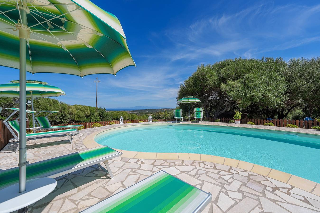 Ganze Wohnung, Ferienwohnung 'Casa Lentischio Piscina Evista Mare' mit Meerblick, Gemeinschaftspool und Wlan in Aglientu, Gallura
