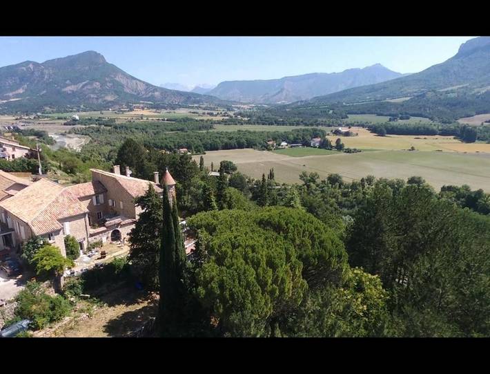Gîte pour 4 personnes, avec Terrasse et Jardin ainsi que Sauna et Vue dans Méreuil