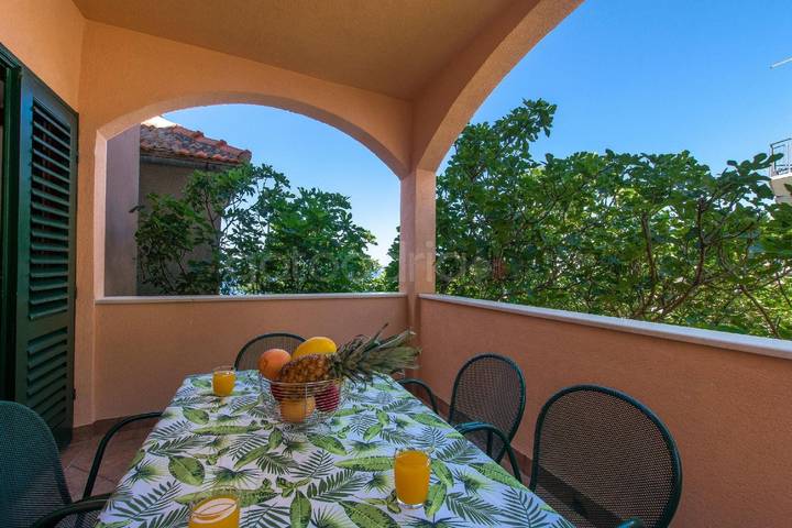 Apartament wakacyjny dla 7 osób, z balkon w Brela