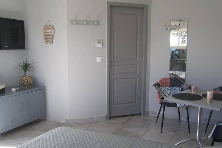 Gîte pour 2 personnes, avec terrasse, animaux acceptés à Portets - 3