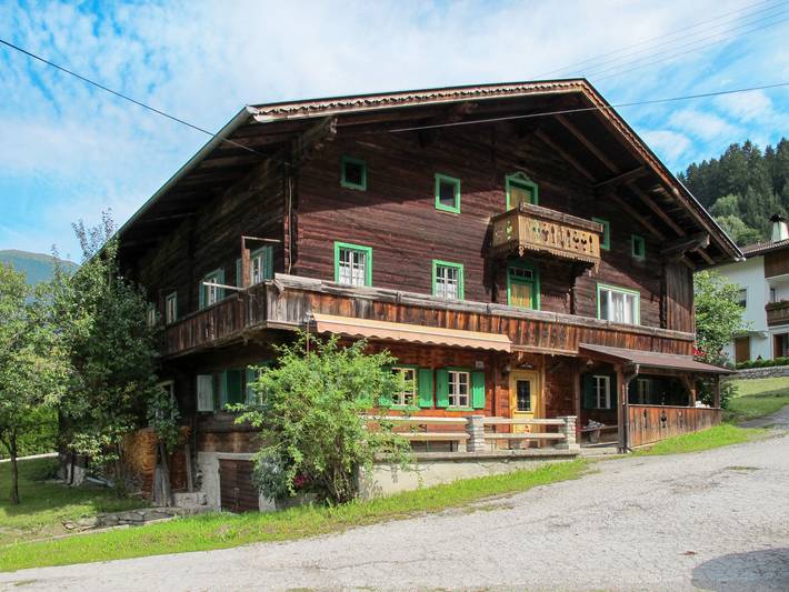 Ferienhaus für 25 Personen, mit Terrasse und Garten im Zillertal
