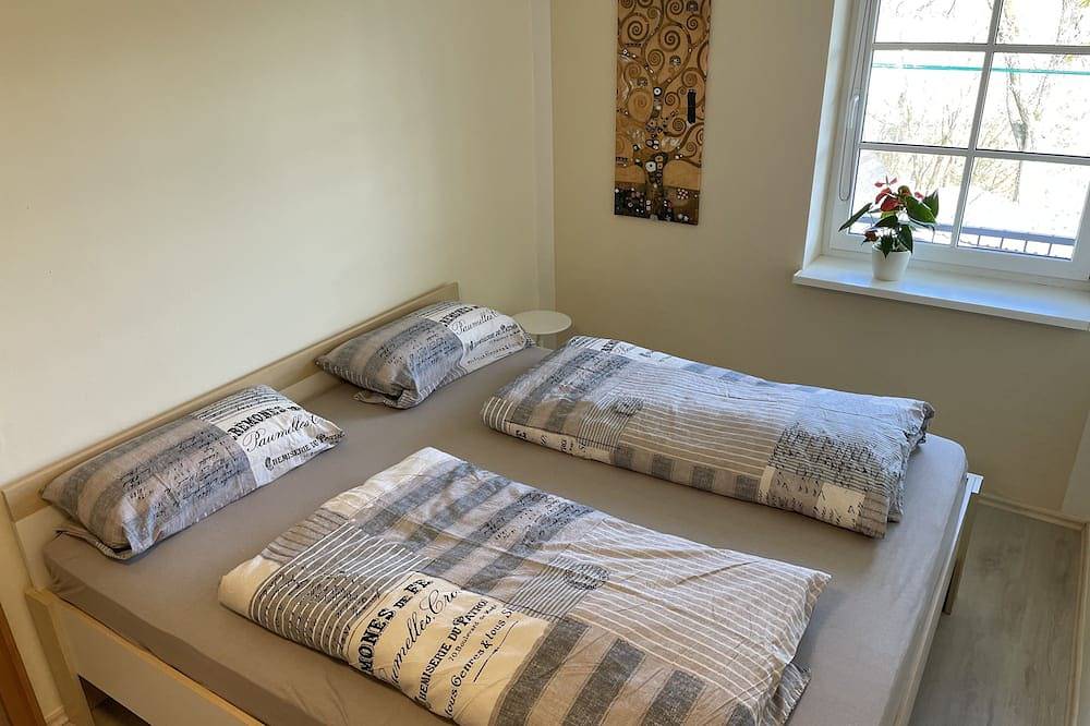 Ganze Wohnung, Pino24 Comfort Ferienwohnung 127 m² mit Pool, zentral, für bis zu12 Personen in Hallenberg, Hochsauerlandkreis