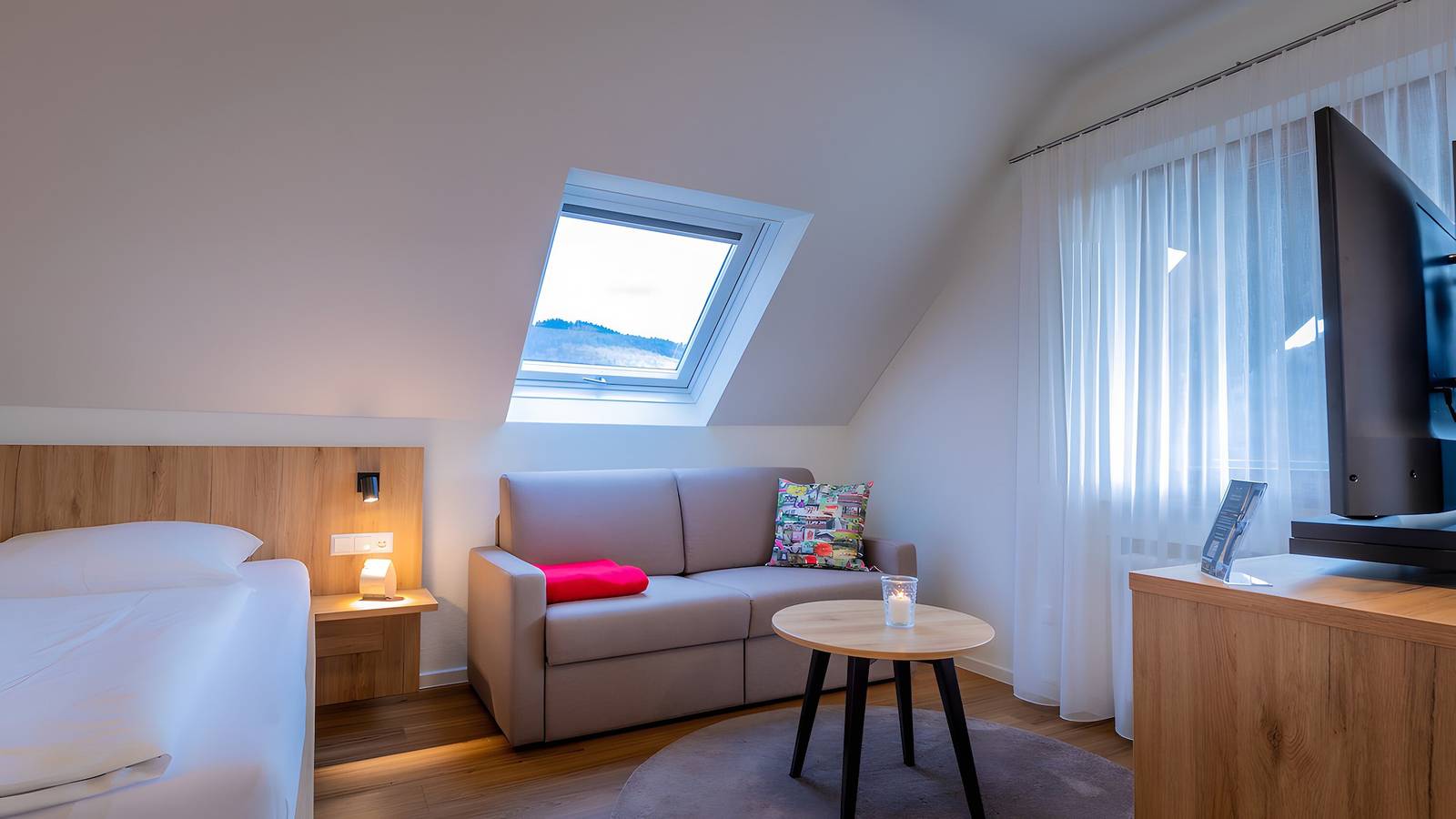 Ganze Wohnung, Apartment im Gästehaus Gehri mit Blick über Landschaft, ruhig, zentral und mit Wohlfühlcharakter in Waldkirch, Südschwarzwald